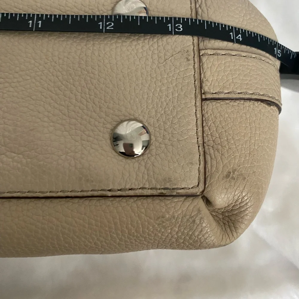 Coach Pebble Stone Leather Purse Medium bag. - Picture 9 of 9